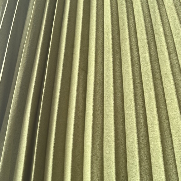 Green midi skirt - Picture 3 of 3